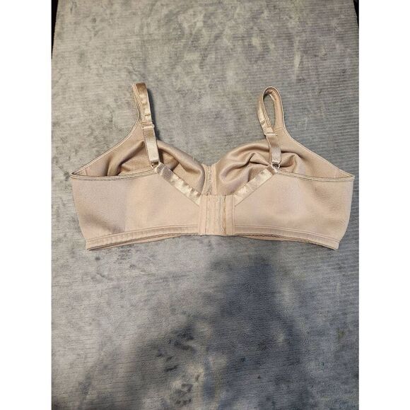 Playtex 18 Hour Wirefree Bra Silky Soft Smoothing Lightweight 4803 Women's Size - Picture 2 of 3